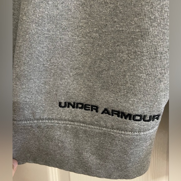 Under Armour Men’s Gray zip up jacket with hood. Size Large. - Picture 4 of 6